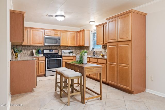 206 Paul Boudreaux Road, Lafayette, LA 70506