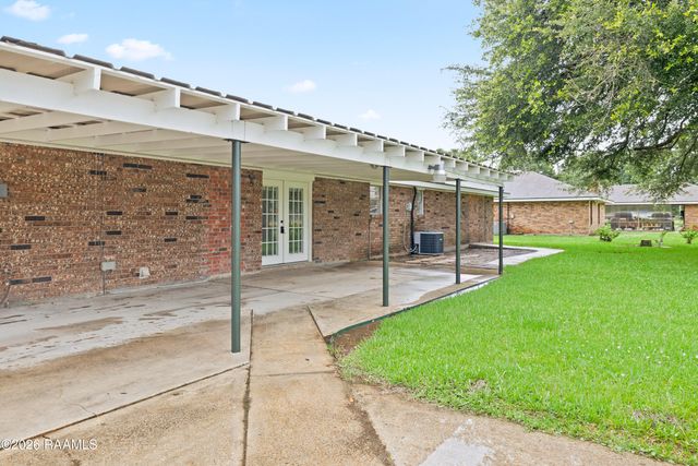 206 Paul Boudreaux Road, Lafayette, LA 70506