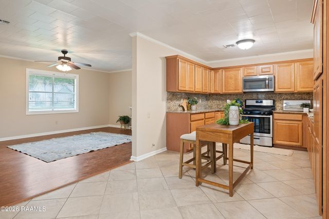 206 Paul Boudreaux Road, Lafayette, LA 70506