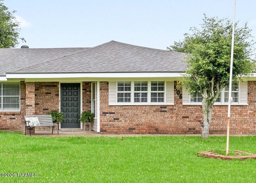 206 Paul Boudreaux Road, Lafayette, LA 70506