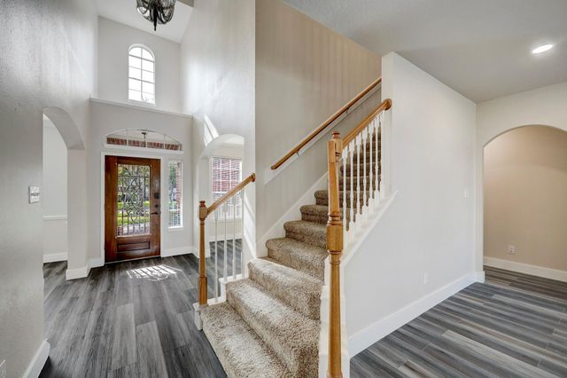 4615 Russett Lane, Sugar Land, TX 77479