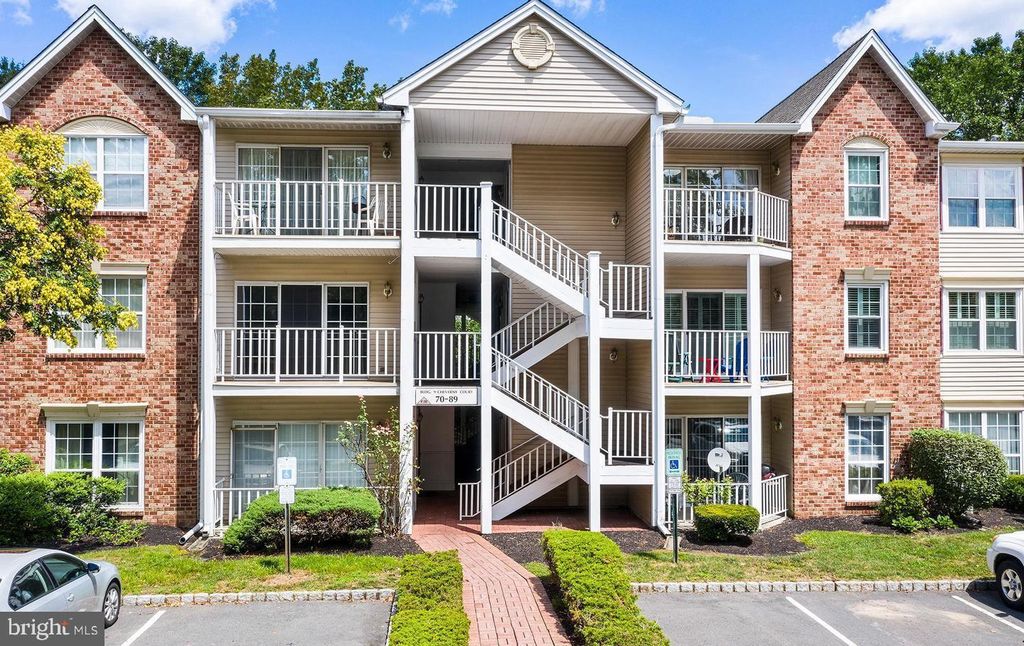 74 CHEVERNY CT, Trenton, NJ 08619