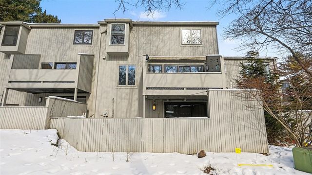 2176 Overlook Court, Ann Arbor, MI 48103