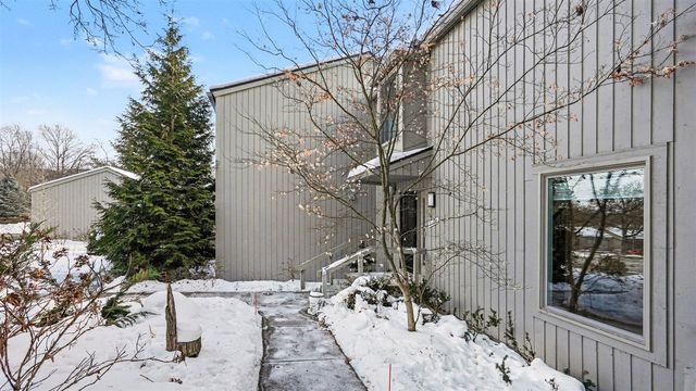 2176 Overlook Court, Ann Arbor, MI 48103