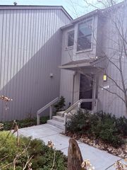 2176 Overlook Court, Ann Arbor, MI 48103