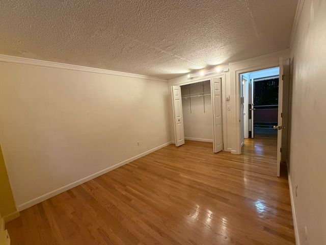 1691 Cambridge St 33, Cambridge, MA 02138