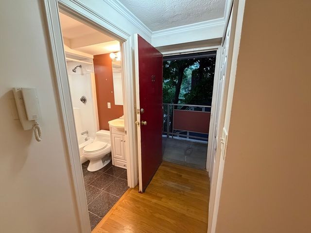 1691 Cambridge St 33, Cambridge, MA 02138