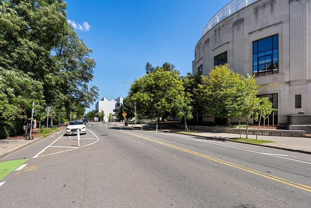 1691 Cambridge St 33, Cambridge, MA 02138