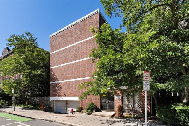 1691 Cambridge St 33, Cambridge, MA 02138