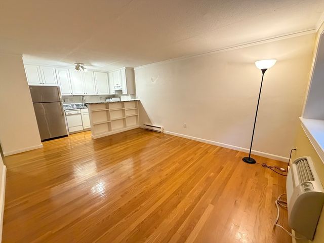 1691 Cambridge St 33, Cambridge, MA 02138