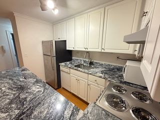 1691 Cambridge St 33, Cambridge, MA 02138