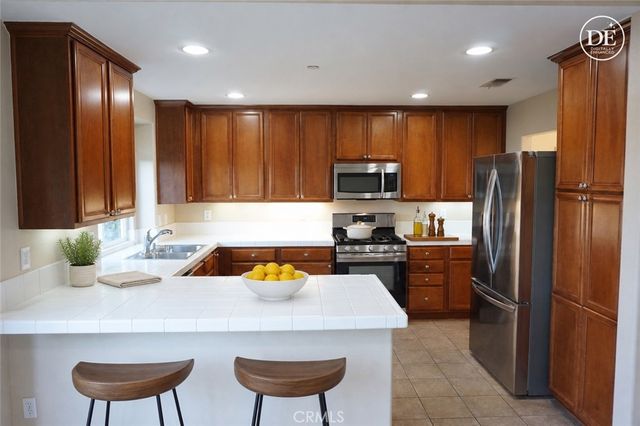 11855 Birch Grove, Sylmar, CA 91342