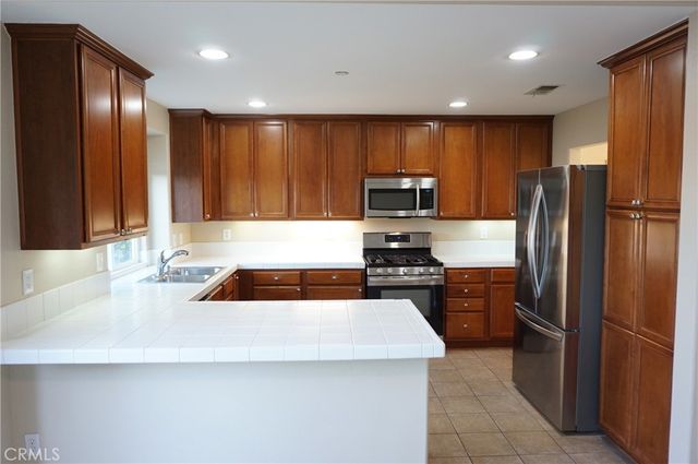 11855 Birch Grove, Sylmar, CA 91342