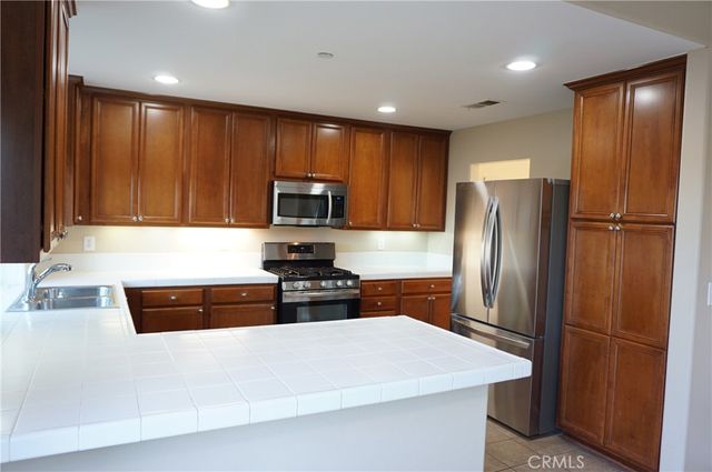 11855 Birch Grove, Sylmar, CA 91342