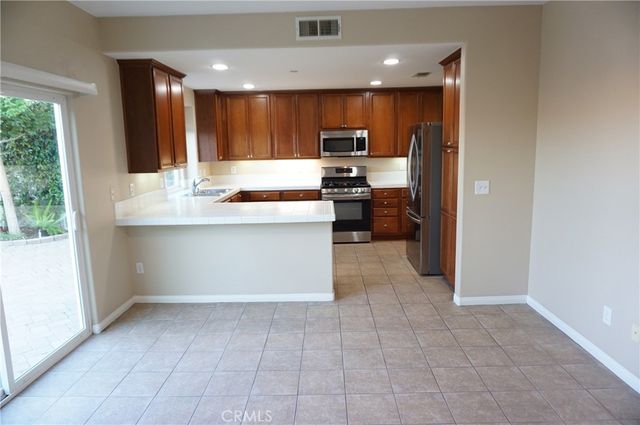 11855 Birch Grove, Sylmar, CA 91342