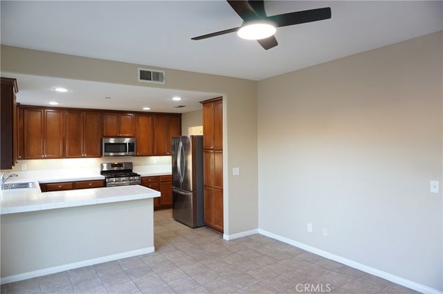 11855 Birch Grove, Sylmar, CA 91342