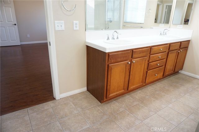 11855 Birch Grove, Sylmar, CA 91342