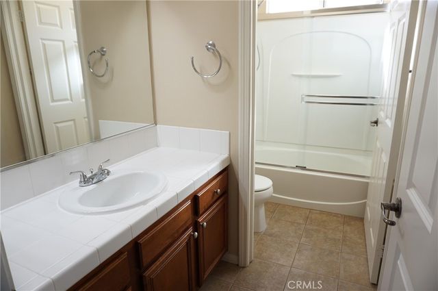 11855 Birch Grove, Sylmar, CA 91342