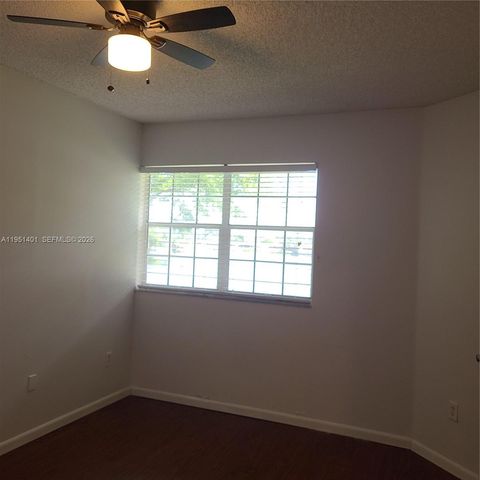 2061 NW 96th Ter 12P, Pembroke Pines, FL 33024