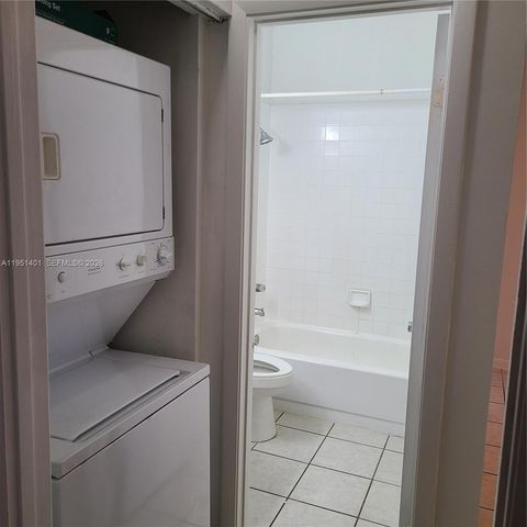 2061 NW 96th Ter 12P, Pembroke Pines, FL 33024