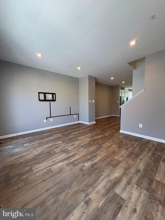 Image 10 of property listing at 43767 WINTERBERRY WAY, California, MD 20619