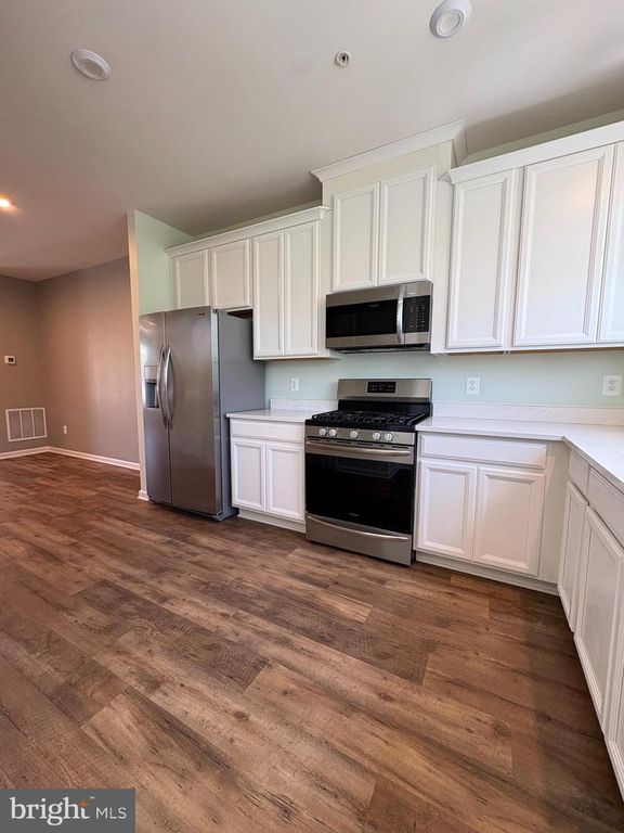 Image 3 of property listing at 43767 WINTERBERRY WAY, California, MD 20619