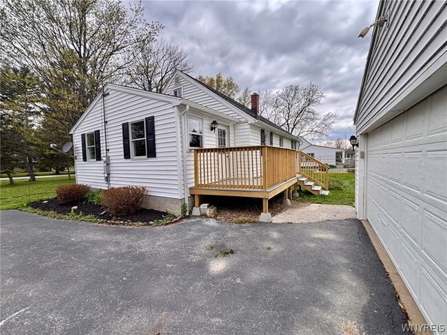 171 South Blossom Road, Elma, NY 14059