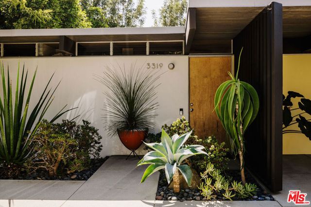 3319 Tareco Drive, Los Angeles, CA 90068