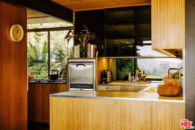 3319 Tareco Drive, Los Angeles, CA 90068