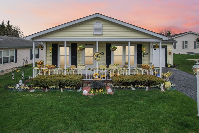 4 Furlong Court, Grayslake, IL 60030