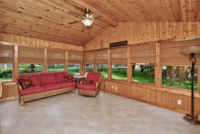 5849 Brentwood Circle, Johnston, IA 50131