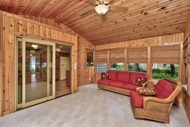 5849 Brentwood Circle, Johnston, IA 50131