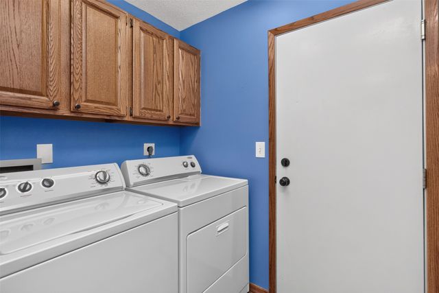 5849 Brentwood Circle, Johnston, IA 50131