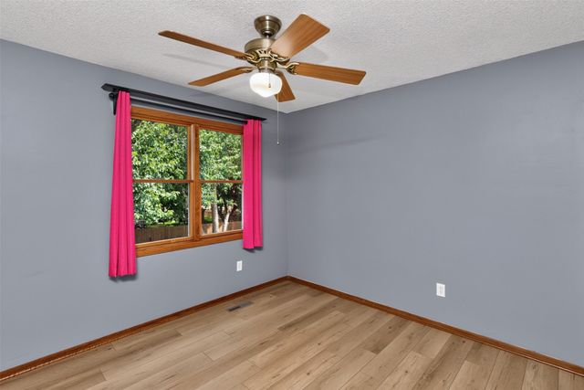 5849 Brentwood Circle, Johnston, IA 50131
