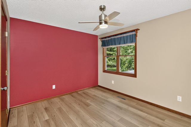 5849 Brentwood Circle, Johnston, IA 50131