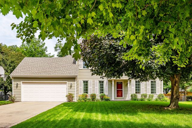 5849 Brentwood Circle, Johnston, IA 50131