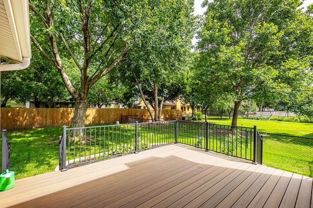5849 Brentwood Circle, Johnston, IA 50131