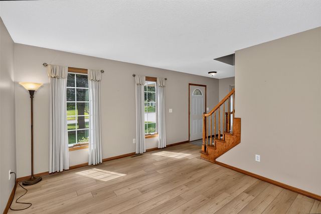 5849 Brentwood Circle, Johnston, IA 50131