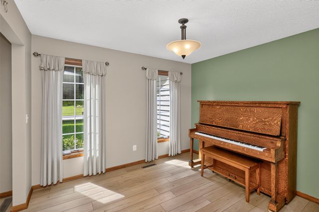 5849 Brentwood Circle, Johnston, IA 50131