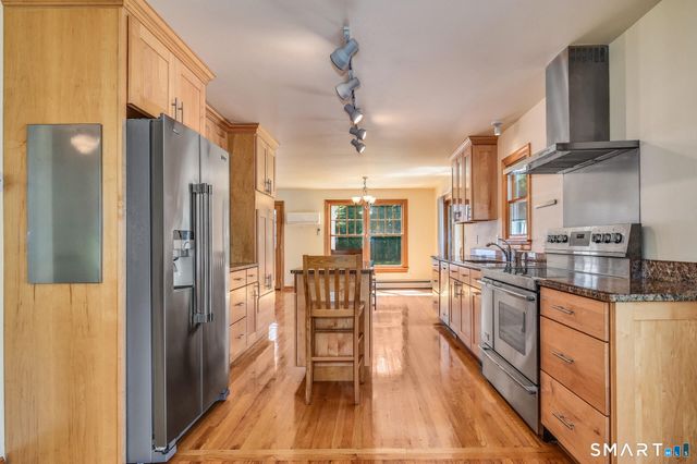 10 Fernwood Road, Westport, CT 06880