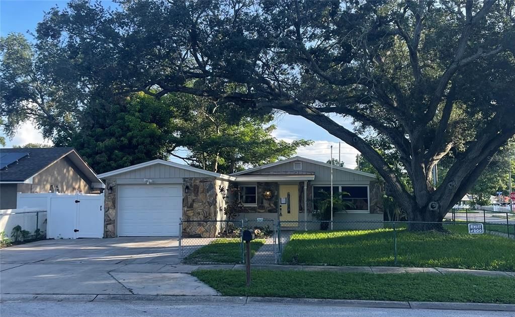 5801 93RD AVENUE N, Pinellas Park, FL 33782