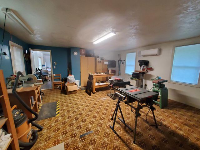 753 Albert Avenue, Glendale, OR 97442