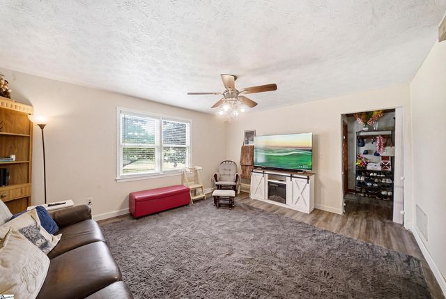 116 Winston Way, Easley, SC 29640