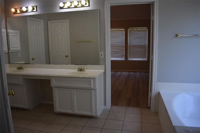4214 Creek Ridge Lane, Missouri City, TX 77459