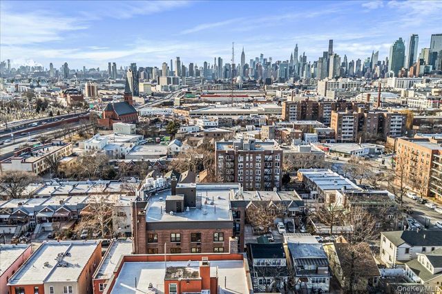 50-21 39th Place 4H, Sunnyside, NY 11104