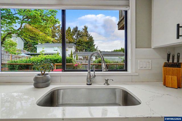 1939 Brightwood Ct S, Salem, OR 97302