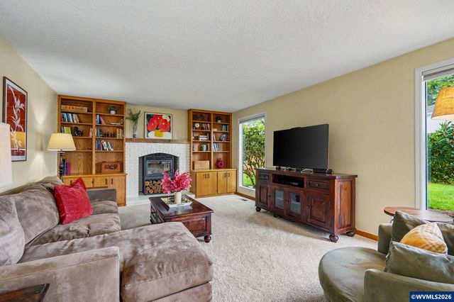 1939 Brightwood Ct S, Salem, OR 97302