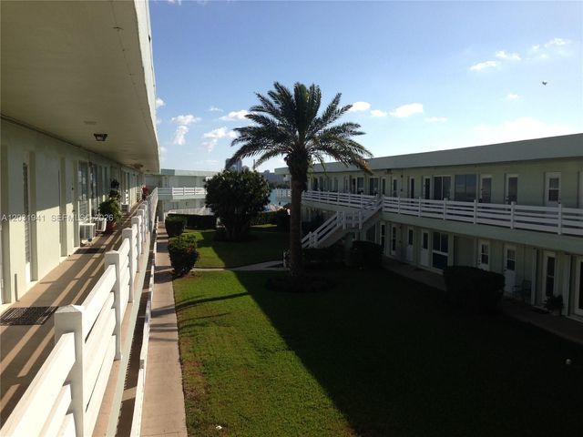 2700 NE 135th St 30, North Miami, FL 33181