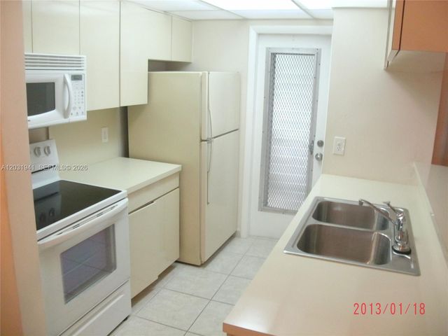 2700 NE 135th St 30, North Miami, FL 33181
