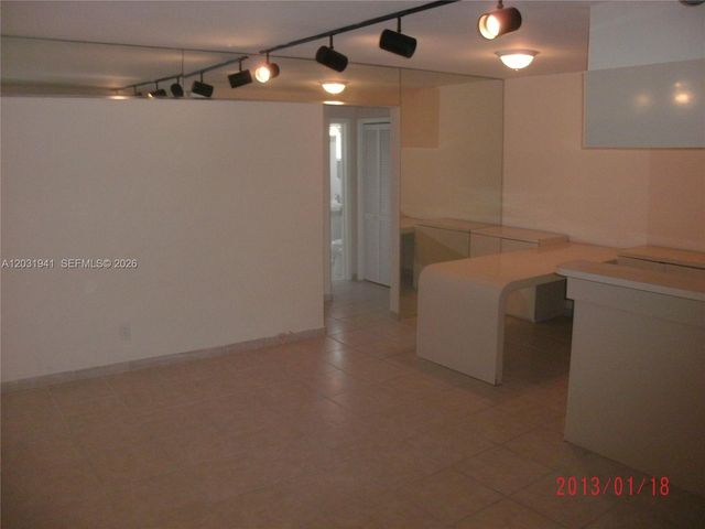 2700 NE 135th St 30, North Miami, FL 33181